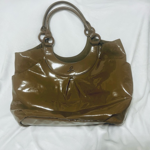 Agnes B enamel leather shoulder bag - Picture 13 of 13